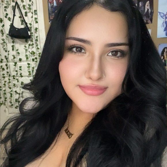 Meet your Posher, Cecilia - Picture 1 of 1